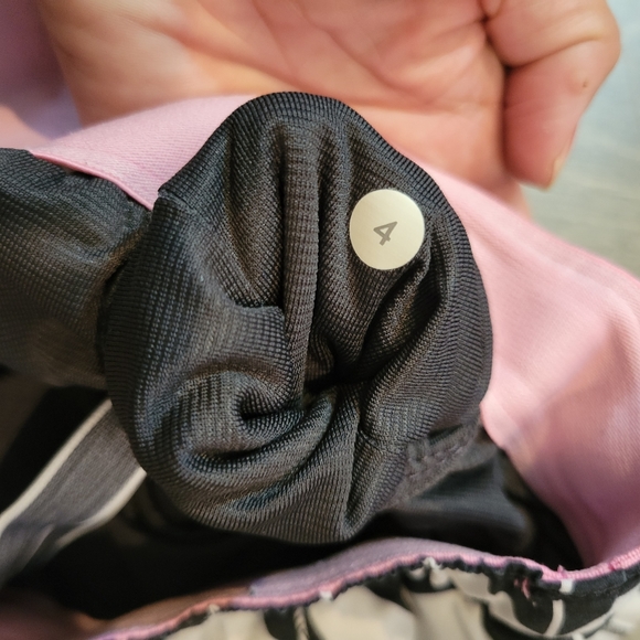 Lululemon shorts - Picture 7 of 9